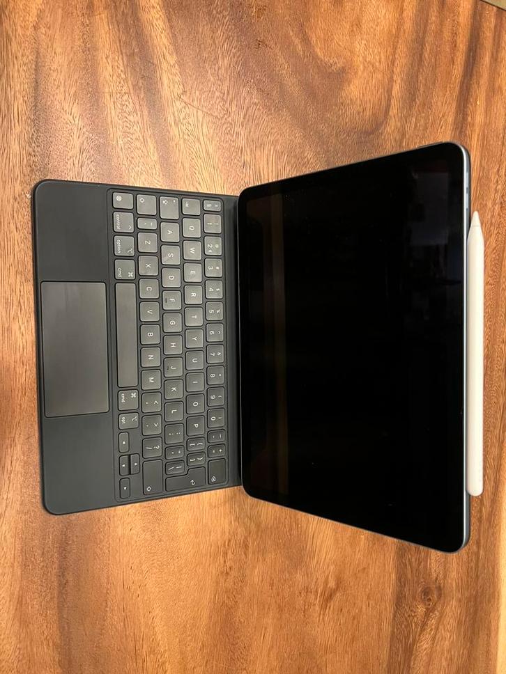Apple iPad air 11 (4th gen) + Magic keyboard + Pencil, Computers en Software, Apple iPads, Zo goed als nieuw, Apple iPad Air, Wi-Fi