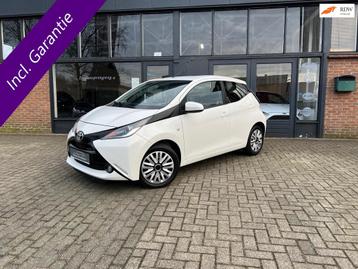 Toyota Aygo 1.0 VVT-i x-play, Airco, Grote beeldscherm, Acht beschikbaar voor biedingen