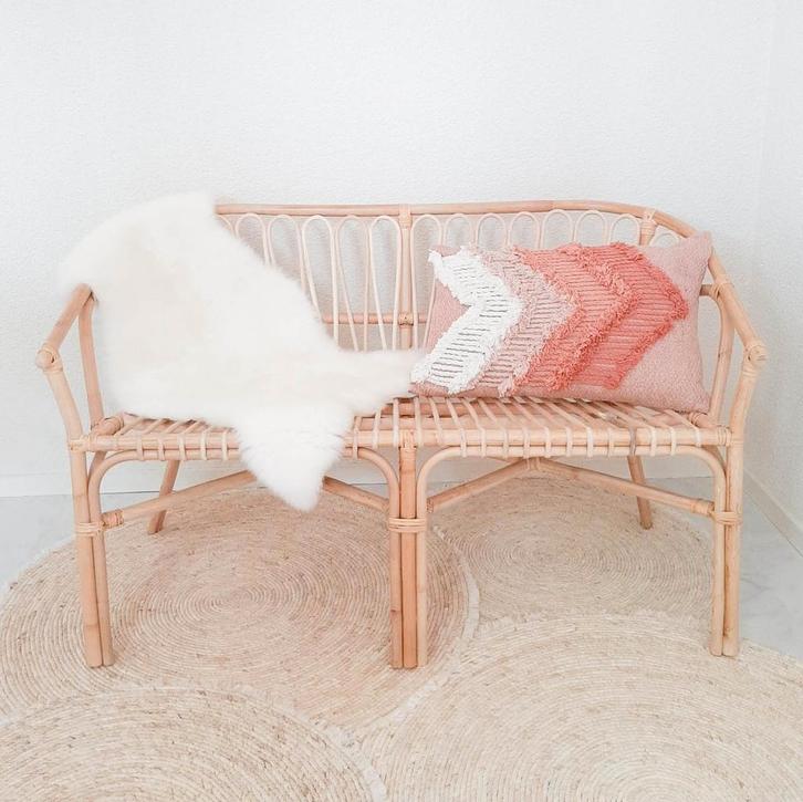 Trouwbankje, rotan bankje, bruiloft decoratie, Hobby en Vrije tijd, Feestartikelen | Verhuur, Nieuw, Geboorte of Huwelijk, Ophalen