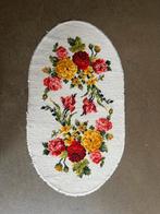 Vintage bloemenkleedje 122 x 68 cm, Huis en Inrichting, Stoffering | Tapijten en Kleden, Ophalen, Gebruikt, 100 tot 150 cm, Wit