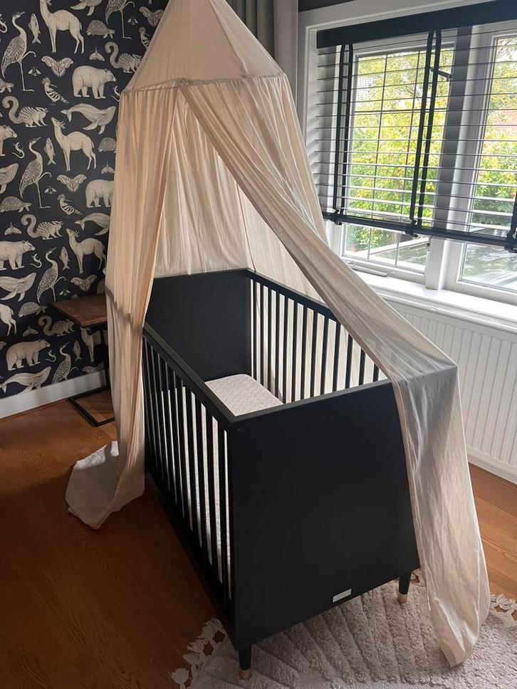 Bopita Babybed Cloë - Mat Zwart, Kinderen en Baby's, Babywiegjes en Ledikanten, Gebruikt, Ledikant, Ophalen of Verzenden