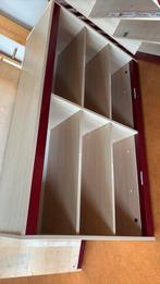 Twee schoolkasten met wielen, Ophalen, Met plank(en), Gebruikt, 100 tot 150 cm