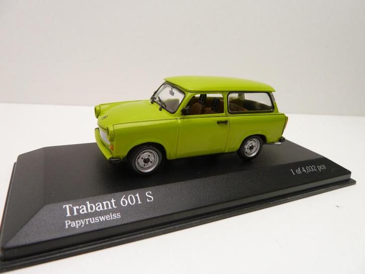 Trabant 601 station  '' Minichamps '', Hobby en Vrije tijd, Modelauto's | 1:43, Zo goed als nieuw, Auto, MiniChamps, Ophalen of Verzenden