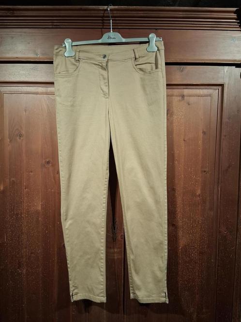 beige katoenen (jeans) broek 42, Kleding | Dames, Spijkerbroeken en Jeans, Zo goed als nieuw, W30 - W32 (confectie 38/40), Overige kleuren