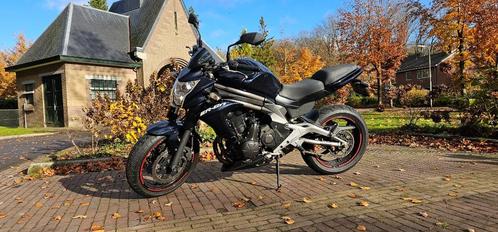 Kawasaki ER6N uit 2013 met een unieke kleur., Motoren, Motoren | Kawasaki, Particulier, Naked bike, 12 t/m 35 kW, 2 cilinders