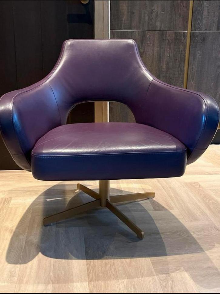 Design moderne Lederen draaifauteuil paars, Huis en Inrichting, Fauteuils, Zo goed als nieuw, Leer, 75 tot 100 cm, 75 tot 100 cm