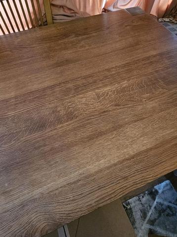 Bruine Eettafel met 6 Stoelen beschikbaar voor biedingen