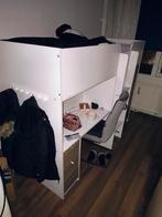 Hoogslaper met lades en een kast met hanggedeelte, Huizen en Kamers