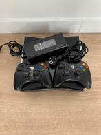 Xbox 360 Slim 250 GB zwart, Spelcomputers en Games, 360 S, Met 2 controllers, Ophalen of Verzenden, Zo goed als nieuw
