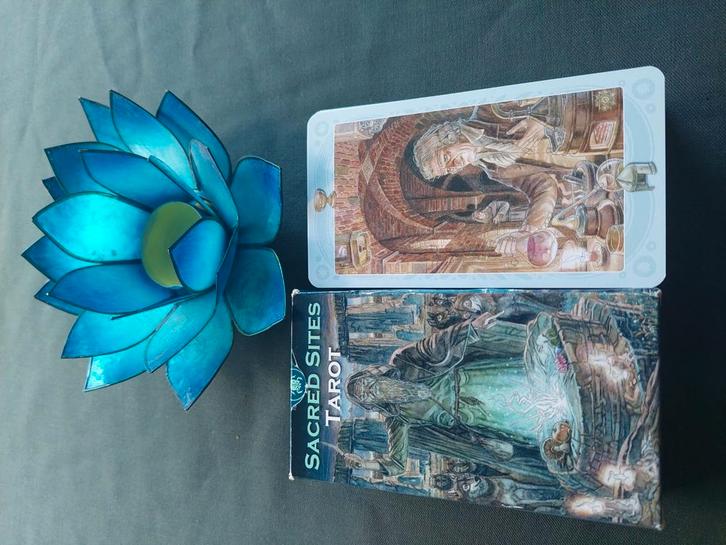 Zeldzame tarot set Sacred sites tarot, Boeken, Esoterie en Spiritualiteit, Zo goed als nieuw, Overige typen, Tarot of Kaarten leggen