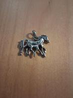 Paard met veulen  -- afmeting  2 x 2,5 cm, Ophalen of Verzenden, Nieuw, Zilver