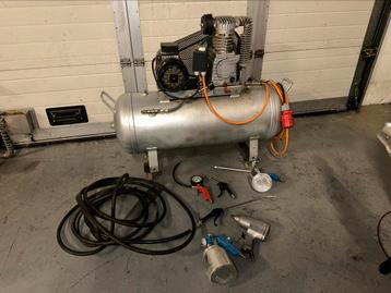 Compressor met hulpstukken 