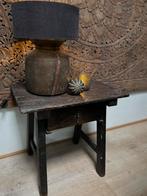 Klein oud sleets betaaltafeltje bijzettafel sober imperfect, Ophalen