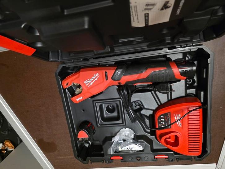 Nieuwe milwaukee pijpsnijder raptor m12, Doe-het-zelf en Verbouw, Gereedschap | Overige machines, Zo goed als nieuw, Ophalen of Verzenden