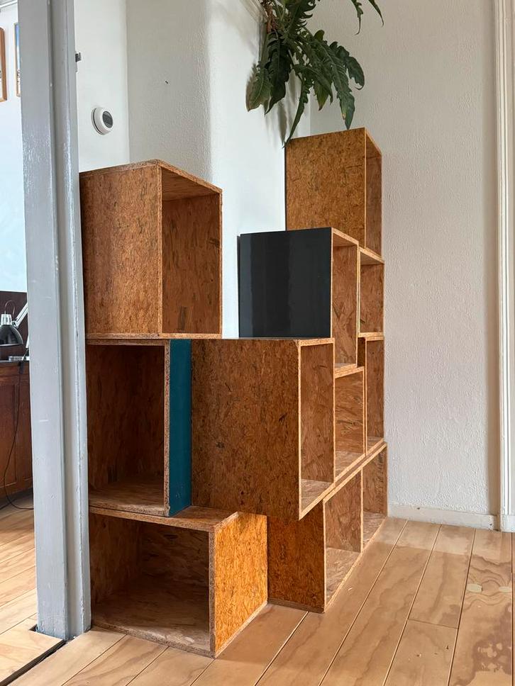 OSB Houten Kast - 11 Bakken - Boeken/LP's, Huis en Inrichting, Kasten | Boekenkasten, Gebruikt, 50 tot 100 cm, Minder dan 100 cm