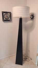 Obelisk Pyramide Vloerlamp Vandeheg metaal donkerbruin, Ophalen, Zo goed als nieuw, Metaal, 150 tot 200 cm