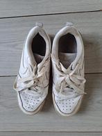 Witte nike schoenen, Ophalen, Gedragen, Wit