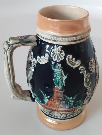 Traditionele Duitse bierpul beschikbaar voor biedingen