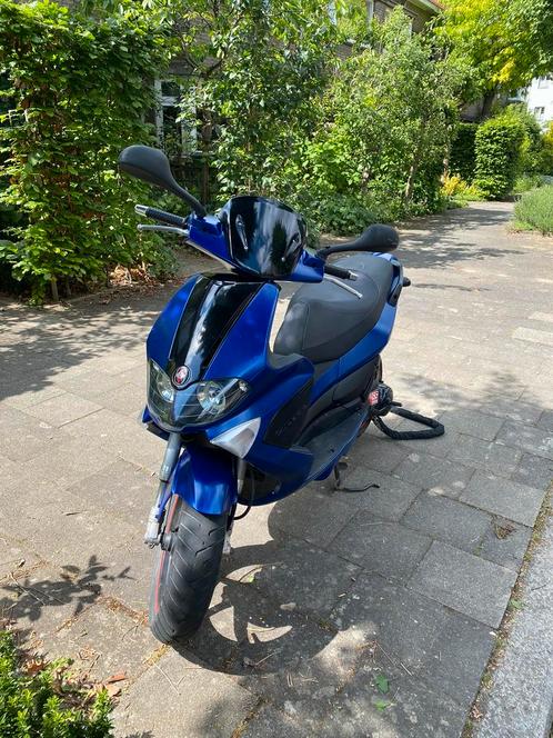 Gilera runner RST 50cc brom NL, Fietsen en Brommers, Scooters | Piaggio, Zo goed als nieuw, Overige modellen, Ophalen of Verzenden