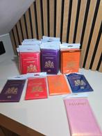Partij paspoort hoesjes diverse kleuren totaal 35 stuks, Ophalen of Verzenden, Zo goed als nieuw, Europa, Overige merken