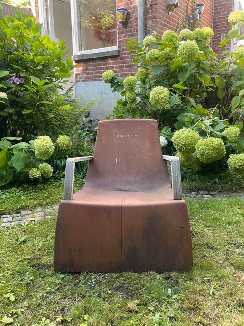Design stoel van One to fit roest bruin composiet, Tuin en Terras, Tuinstoelen, Gebruikt, Kunststof, Ophalen