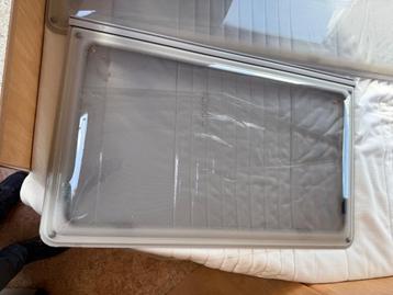 Burstner achterraam 95 x 65,5 cm beschikbaar voor biedingen