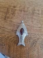 Tibetaans zilveren hanger vis met carneool, Sieraden, Tassen en Uiterlijk, Antieke sieraden, Ophalen of Verzenden, Zilver, Hanger