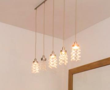 Moderne hanglamp met 5 lichtpunten beschikbaar voor biedingen