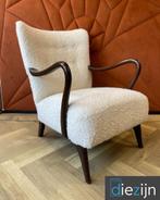 Vintage fauteuil voorzien van nieuwe teddy stof, Huis en Inrichting, Fauteuils, Vintage, 75 tot 100 cm, Zo goed als nieuw, Hout