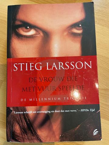 De vrouw die met vuur speelde - Stieg Larsson beschikbaar voor biedingen