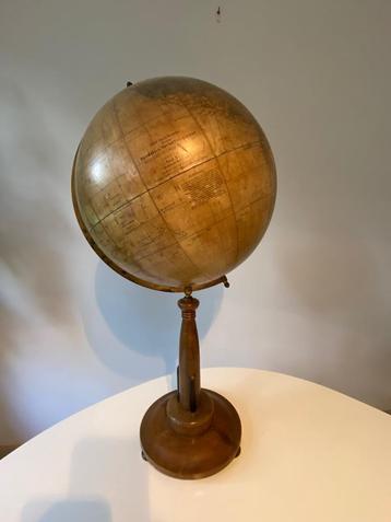 Amsterdamse school-Art deco stijl Globe A. Krause beschikbaar voor biedingen