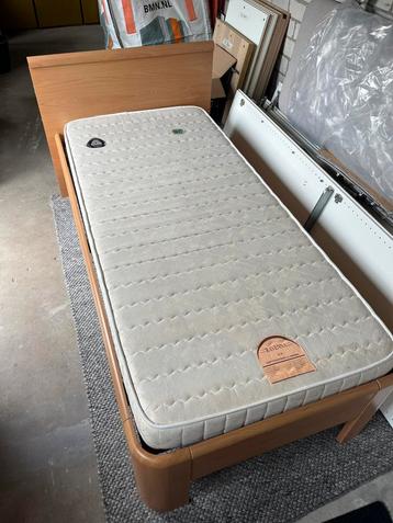 1 persoonsbed incl. matras en lattenbodem beschikbaar voor biedingen