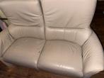 Beige leren 2-zits bank met beensteun, Ophalen, Gebruikt, 150 tot 200 cm, Tweepersoons