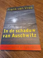 F.P.I.M. van Vree - In de schaduw van Auschwitz, Boeken, Ophalen of Verzenden, Zo goed als nieuw, F.P.I.M. van Vree