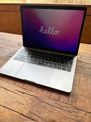 MacBook Pro 2019 met Touch Bar | Werkt, maar scherm defect | beschikbaar voor biedingen