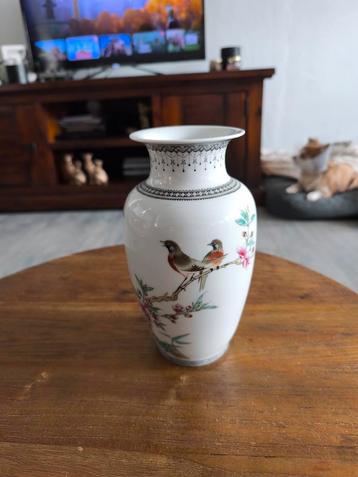 Chinese Vaas met Vogeldecoratie Chinees porselein  beschikbaar voor biedingen