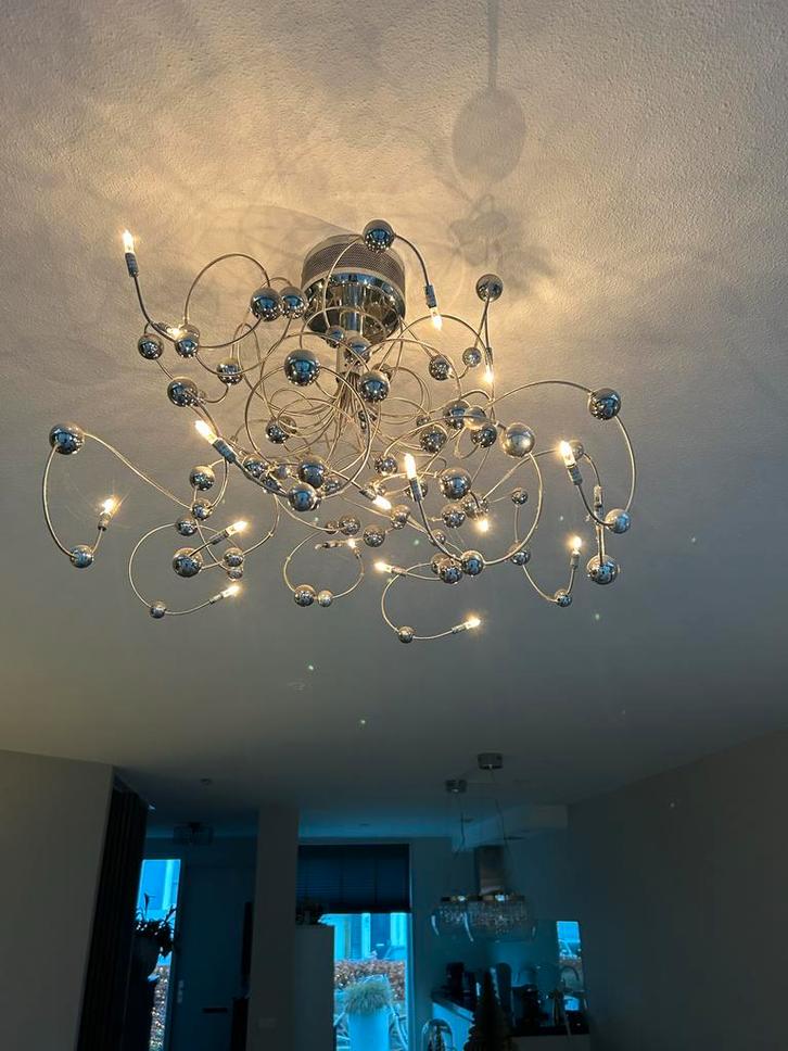 Moderne Plafondlamp met Chrome Bollen, Huis en Inrichting, Lampen | Kroonluchters, Zo goed als nieuw, Metaal, Ophalen of Verzenden