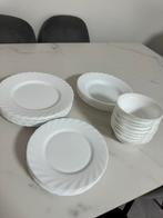 Mooie Nette Action Serviesset, Antiek en Kunst, Antiek | Servies compleet, Ophalen of Verzenden