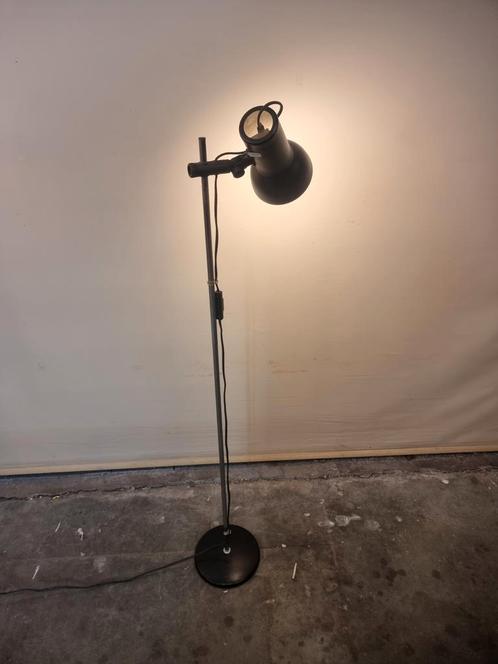Vintage vloerlamp jaren 60 70, Huis en Inrichting, Lampen | Vloerlampen, Zo goed als nieuw, Minder dan 100 cm, Metaal, Ophalen
