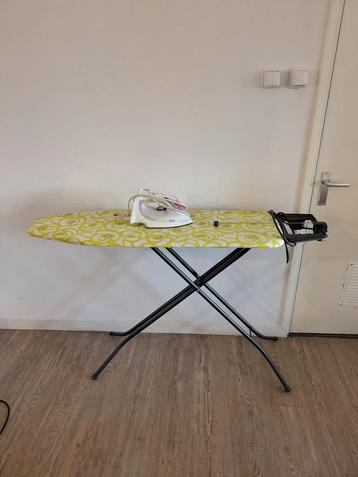 Strijkplank met Philips Perfective Strijkijzer beschikbaar voor biedingen