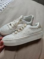 Witte Tamaris Sneakers met Parel Details - Bruiloft, Tamaris, Wit, Nieuw, Ophalen of Verzenden