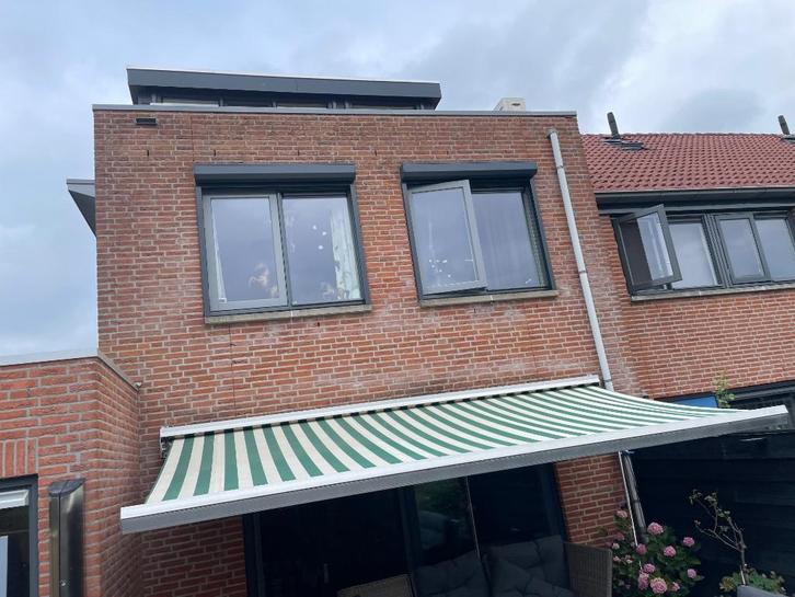 Zonnescherm 4,5 meter elektrisch, Tuin en Terras, Zonneschermen, Gebruikt, Knikarmscherm, 150 tot 300 cm, 450 cm of meer, Elektrisch