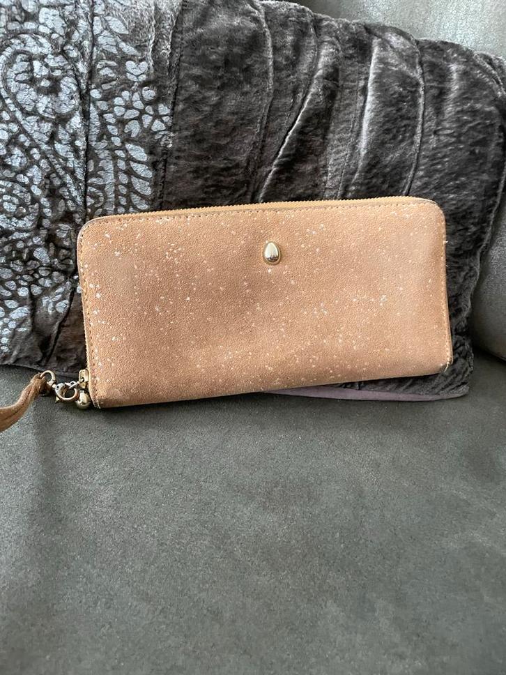 Beige donchoo Portemonnee, Sieraden, Tassen en Uiterlijk, Portemonnees, Gebruikt, Guess, Beige, Leer, Ophalen of Verzenden