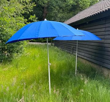 2 blauwe parasols - 200cm beschikbaar voor biedingen