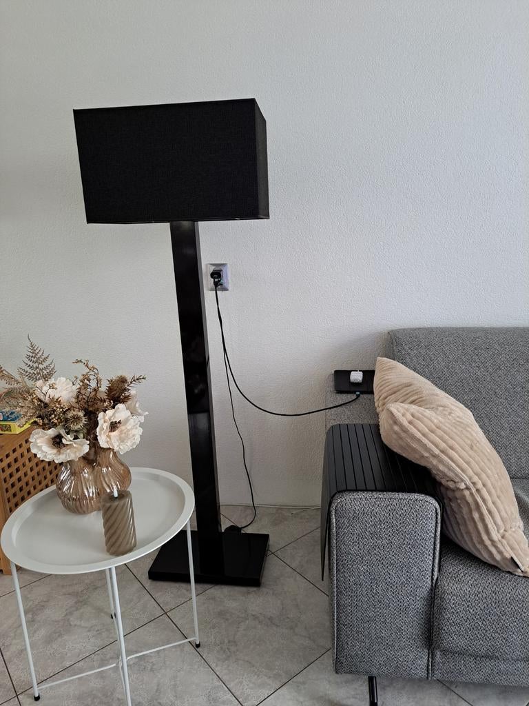 Elegante zwarte staande lamp van Montel, Huis en Inrichting, Lampen | Vloerlampen, Zo goed als nieuw, 150 tot 200 cm, Metaal, Stof