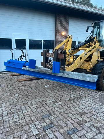 Hydraulische kloofmachine beschikbaar voor biedingen
