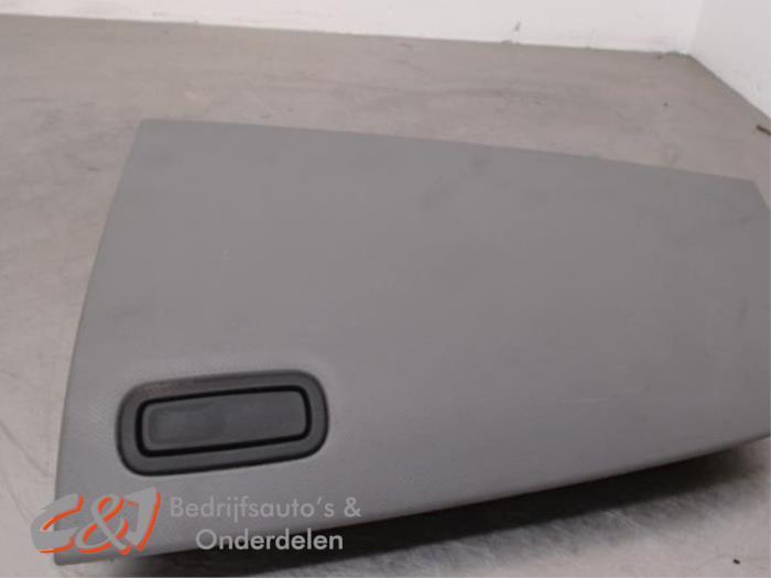 Dashboard klep van een Opel Vivaro, Gebruikt, -, -, Opel