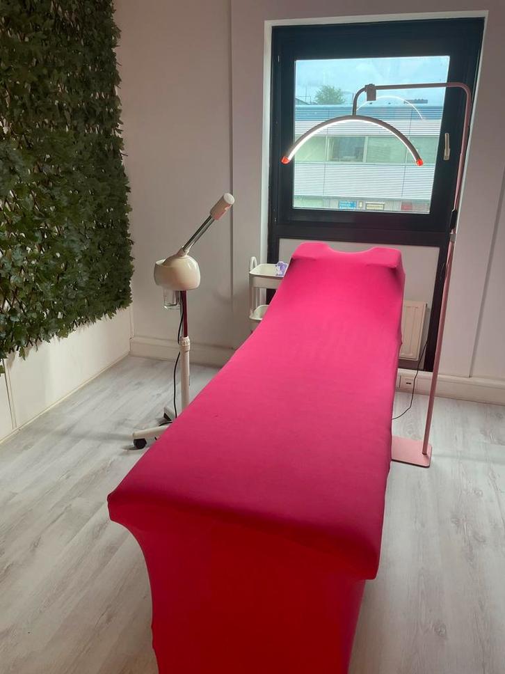 Behandelruimte te huur, Diensten en Vakmensen, Welzijn | Masseurs en Massagesalons, Ontspanningsmassage, Stoelmassage, Overige massages