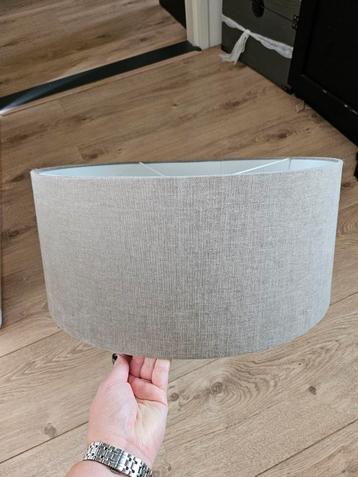 Beige lampenkap 45cm beschikbaar voor biedingen