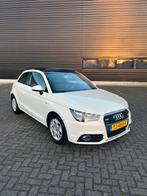 Audi A1 1.2 TFSI 86 PK PANORAMAKDAK GETINTE RAMEN CARPLAY, Auto's, Voorwielaandrijving, 4 cilinders, 4 stoelen, Wit